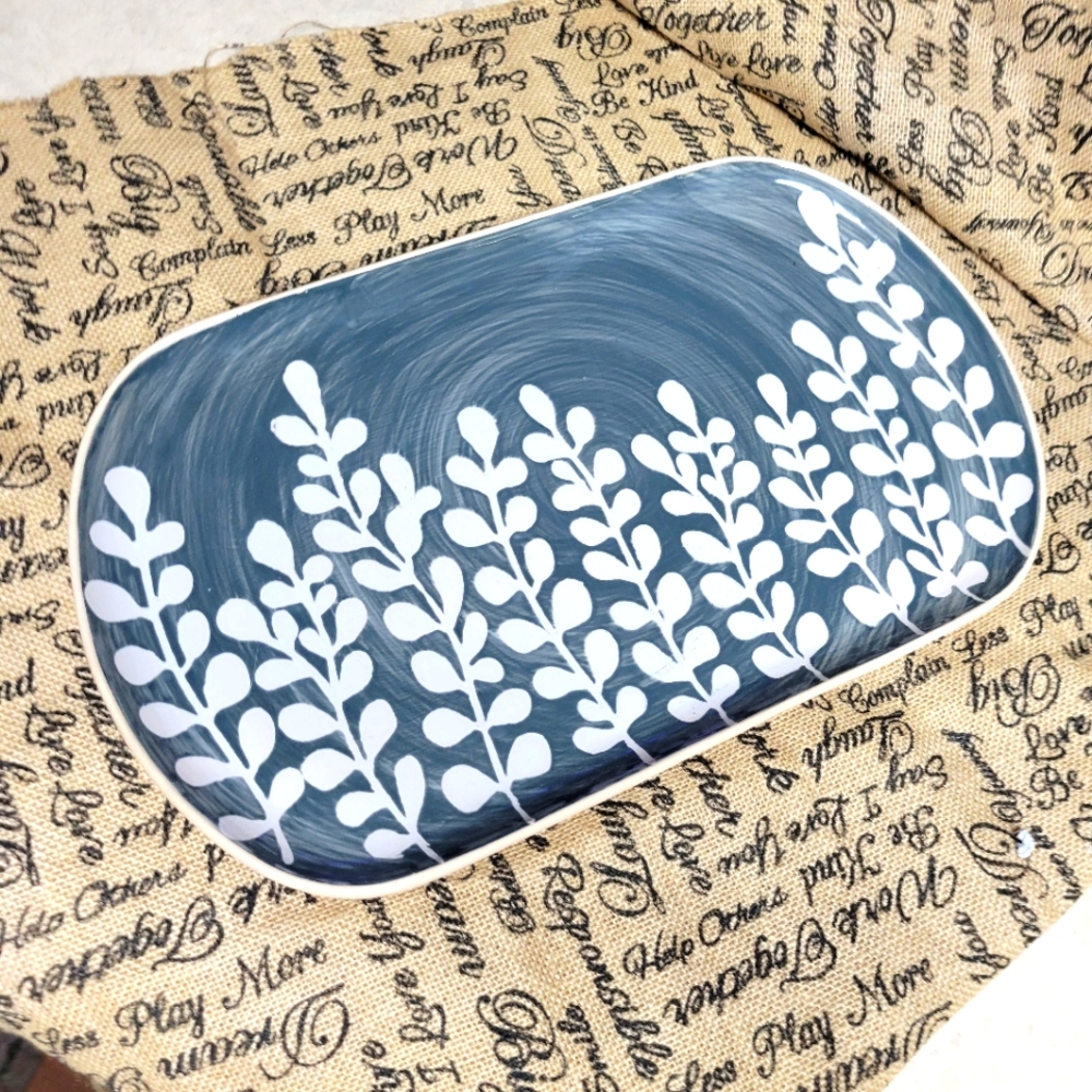 MudPie beautiful hand painted stoneware platter blue and white leave